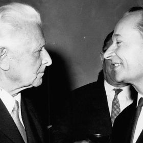 Do vlasti se kpt. Svoboda vrátil v září 1921. Zprvu demobilizoval, aby se ujal rodinného hospodářství. Již v říjnu 1921 však vstoupil do nově se tvořící čs. armády. Krátce sloužil u pěš. pluku č. 3 J. Žižky z Trocnova v Kroměříži, kde se oženil a kde přijal nabídku sloužit v Užhorodě.