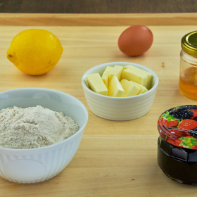 Linecké cukroví - ingredience

•	200 g celozrnné špaldové mouky
•	100 g másla
•	50 g medu
•	1 žloutek
•	strouhaná kůra z půlky citronu
•	kvalitní džem na slepení (rybíz, višně)



