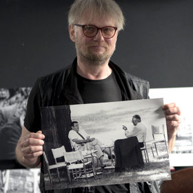 Cyklus krátkých dokumentů zachycuje prostřednictvím 30 fotografií zlomové či významné okamžiky naší doby od 17. listopadu 1989 do konce roku 2018.