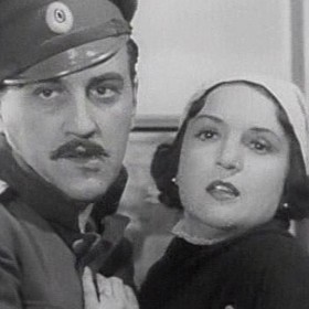 Herečka Marie Rosůlková v roce 1937, ve filmové scéně s kolegou Vladimírem Borským.