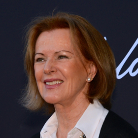 Po matčině smrti ji vychovávala babička, se kterou se odstěhovala do Švédska. 