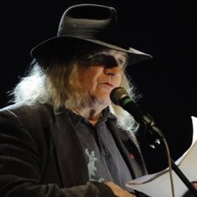 Byl přítelem filozofa a básníka Egona Bondyho.