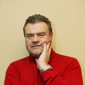 Karel Svoboda byl český skladatel filmové, televizní, populární a muzikálové hudby. Spolupracoval s Karlem Gottem a s textařem Jiřím Štaidlem.