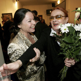 Poté, co skončila s herectvím, vydala se na dráhu spisovatelky; podle vlastních slov bylo psaní pro ni cestou z rozčarování, a proto v jejích příbězích vždy vítězí dobro.