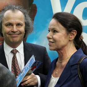 Od podzimu 1984 začala všechny nabízené role odmítat, nechtíc být konformní s normalizačním režimem.