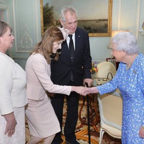 Krátce pobývala v Anglii, Dánsku a určitou dobu také pracovala v Řecku.