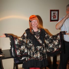 Kromě hereckého působení se před sametovou revolucí aktivně zajímala o politiku. 