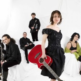  Akademie populární hudby v roce 1994 nominovala Lenku na cenu „Objev roku“.