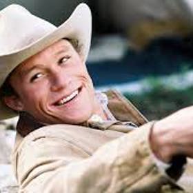 Heath Ledger byl australský herec, který se stal známým zejména svou rolí ve filmu Zkrocená hora, za kterou získal i nominace na Oscara a Zlatý glóbus. Obě ceny získal in memoriam.