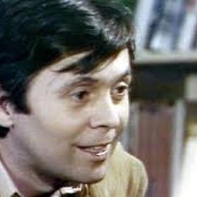 Krátce účinkoval v Národním divadle, ale v srpnu 1994 stálé angažmá v divadle opustil natrvalo.