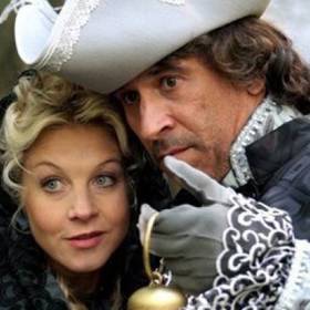 Když vyjde najevo, že královna podepsala smlouvu s čertem a princezna se má stát v den svých osmnáctých narozenin Luciferovou nevěstou, uspořádá král ples, kde se má Štěpánka zasnoubit s princem z jiné země a tak uniknout svému osudu.