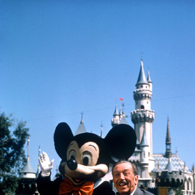 Walter Elias „Walt“ Disney byl americký filmový producent, režisér, scenárista, dabér, animátor, podnikatel a filantrop. Ve své době silně ovlivnil zábavní průmysl. 