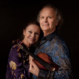 Eva Hudečková, rozená Trejtnarová, je česká herečka a spisovatelka, manželka houslového virtuosa Václava Hudečka.