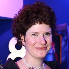 O několik měsíců později byla přijata ke studiu na FAMU v oboru scenáristiky a dramaturgie.