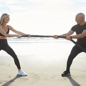 Ve svých sedmačtyřiceti letech vypadá skvěle. Postavu ovšem nemá zadarmo. Hodně sportuje a je nadšenou propagátorkou zdravé stravy. 