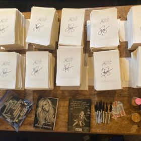 Na trh se chystá její Otevřená kniha, která v sobě skrývá sexuální zneužívání, kterým si Jessica v dětství prošla. 