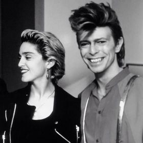 Madonna označuje již zesnulého zpěváka Davida Bowieho za člověka, který jí změnil život. Stalo se to po jeho koncertě v červnu roce 1974 v Cobo Arena v Detroitu. Jak sama později řekla, dostala ji nejenom jeho hudba, ale i obrovská show.