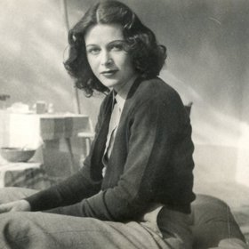 V tomto experimentálním filmu hrála několik minut nahá, což byl jeden z prvních případů ženské nahoty ve filmu.