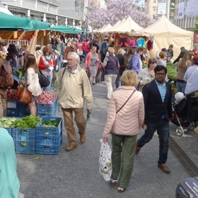 V centru Prahy najdete farmářské trhy například na Andělu u metra.