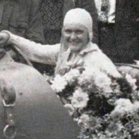 Ve dvacátých letech byla nejrychlejší ženou světa a jako jediná žena v historii Grand Prix se dokázala vyrovnat nejlepším jezdcům této soutěže.