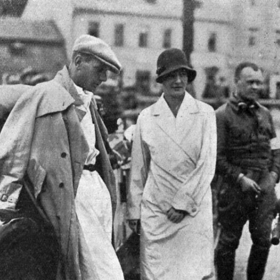 Mezinárodní závod Zbraslav – Jíloviště vyhrála v roce 1926 v absolutní klasifikaci a stala se tak první ženou na světě, které se to povedlo.