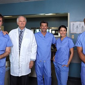 V roce 1972 přijal nabídku televizní společnosti CBS k natočení drama z vězeňského prostředí podle námětu Trumana Capota s názvem The Glass House (1972).