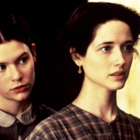 O roli Beth se ucházela i Alicia Silvertonová. Producenti chtěli ale herečku s mladistvějším vzhledem.