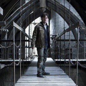 Harry Potter a Relikvie smrti je fantasy film rozdělený do dvou částí, jde o adaptaci pokračování stejnojmenného románu britské spisovatelky J. K. Rowlingové. Jedná se o závěrečný díl celé série o čarodějnickém učni Harrym Potterovi. Jméno hlavního hrdiny zazní ve filmu celkem 66x.