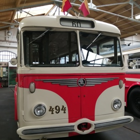 V tramvajové vozovně v Praze-Střešovicích se nachází jedinečná sbírka památek z historie městské hromadné dopravy v hlavním městě České republiky. 