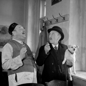 ...či z Hříšných lidí města pražského, kde si zahrál po boku Františka Filipovského.