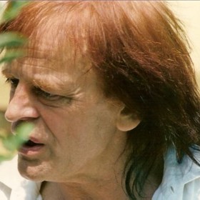 Klaus Kinski byl německý herec a příležitostný režisér. Jeho démonická tvář a nevyzpytatelná povaha neměly v kinematografii obdoby.