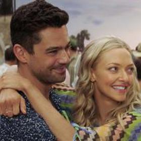 Jejich řady teď geometricky narostou, protože tvůrci původního muzikálu se „své dítě“ rozhodli pojmout jako celovečerní film. A aby Mamma Mia! na stříbrném plátně dostala punc mimořádnosti, obsadili do hlavních rolí Meryl Streep a Pierce Brosnana.