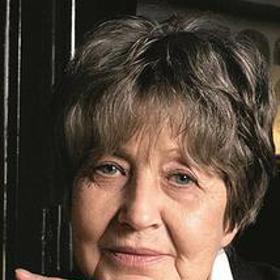 Následovaly další dvě drobné filmové role ve snímcích Bomba a Touha. 