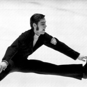 Nepelovou krasobruslařskou předností byly povinné cviky, ovšem i ve volných jízdách se prezentoval velmi dobře. 