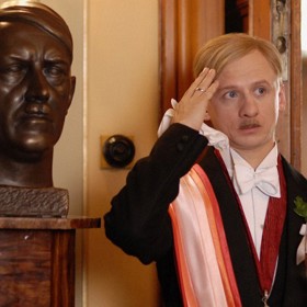 Film Obsluhoval jsem anglického krále je zpracováním slavného Hrabalova románu. Popisuje osud číšníka, později hoteliéra a nakonec cestáře během první poloviny 20. století. Boj o práva zfilmovat Hrabalův román se datuje až do osmdesátých let. Nakonec je získala TV Nova, která film nejdříve nabídla Zdeňku Svěrákovi, nakonec se však rozhodla pro Jiřího Menzela.