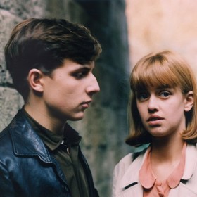 Tereza Brodská s úsměvem po letech přiznala, že se při natáčení Vlaku dětství a naděje v roce 1985 platonicky zamilovala do režiséra Karla Kachyni. Na snímku s hercem Pavlem Pochylým.