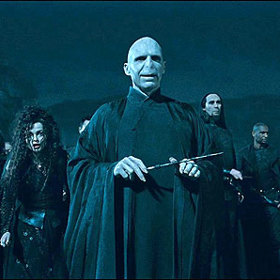 Voldemortův had je tzv. malediktus. Jde o osobu, která je stižená pokrevním prokletím, jež se vyznačuje nekontrolovatelnými proměnami ve zvíře.