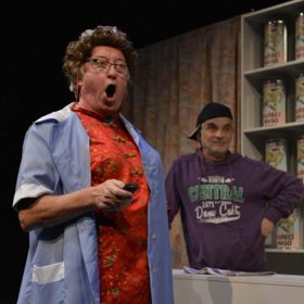 Stálé angažmá má v divadle Studio Ypsilon. Hostuje také ve Viole, v Divadlu Kalich a v jiných divadlech.