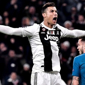 Cristiano Ronaldo je portugalský fotbalista a reprezentant, mistr Evropy z roku 2016. Od roku 2018 nastupuje za italský klub Juventus FC, kam přestoupil po devíti letech v Realu Madrid. Jedná se o komplexního hráče považovaného za jednoho z nejlepších fotbalistů světa.