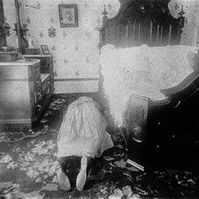 Mrtvá Abby Bordenová ležela na břiše, většinu úderů inkasovala zezadu do hlavy.