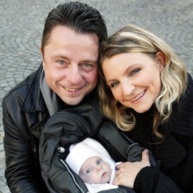 Vystudoval Střední průmyslovou školu stavební v Českých Budějovicích.