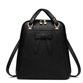 Tento batůžek bude určitě vhodný k elegantnímu stylu oblečení. Navíc je 2v1. Můžete jej využívat nejen jako batoh, ale také jako kabelku.