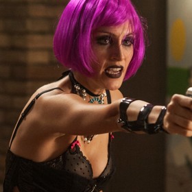 Hlavní roli si měla původně zahrát Kate Hudsonová. Kvůli zpožděnému natáčení se však herečka musela Everly, kvůli jiným plánům, vzdát. Další volba pak padla na Salmu.