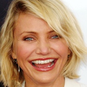 Herečka Cameron Diaz, představitelka filmové Mary, se nechala slyšet, že šílenější film prý nikdy netočila.