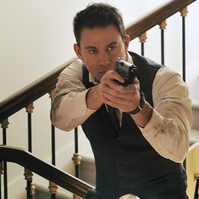 Policistu Johna Caleho (Channing Tatum) okolnosti přinutí zapojit se do záchranné akce a ochránit tak nejen prezidenta, ale hlavně vlastní dítě.