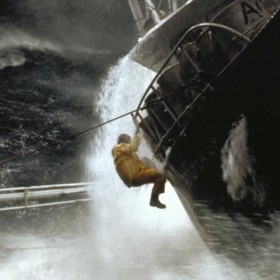 Ve snímku lze vidět i autentické záběry hurikánu Floyd.