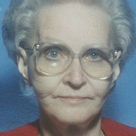 Dorothea Puente (9. ledna 1929 - 27. března 2011) byla americká sériová vražedkyně, která v 80. letech provozovala v Sacramentu dům pro seniory a mentálně zaostalé. Brala jim peníze včetně sociálních dávek, ty nepohodlné zabíjela a zakopávala na zahrádce. Prokazatelně zabila devět lidí, dalších šest případů jí nedokázali. "Jsem dobrý člověk," tvrdila o sobě u soudu.