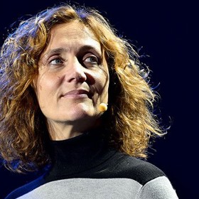 Ester Janečková musela omezit cestování MHD, protože se jí mnoho lidí ptalo na jednotlivé příběhy, či jí vypravovali své vlastní.