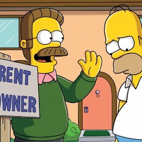 Homer Simpson si přál, aby „ten blbec Flanders“ přišel na mizinu.