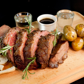 V kubánské restauraci La Bodeguita Del Medio si pochutnáte na dokonale připraveném šťavnatém mase a užijete si stylovou atmosféru.